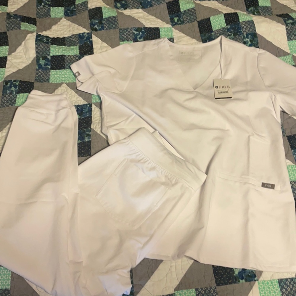 White Figs scrub set
